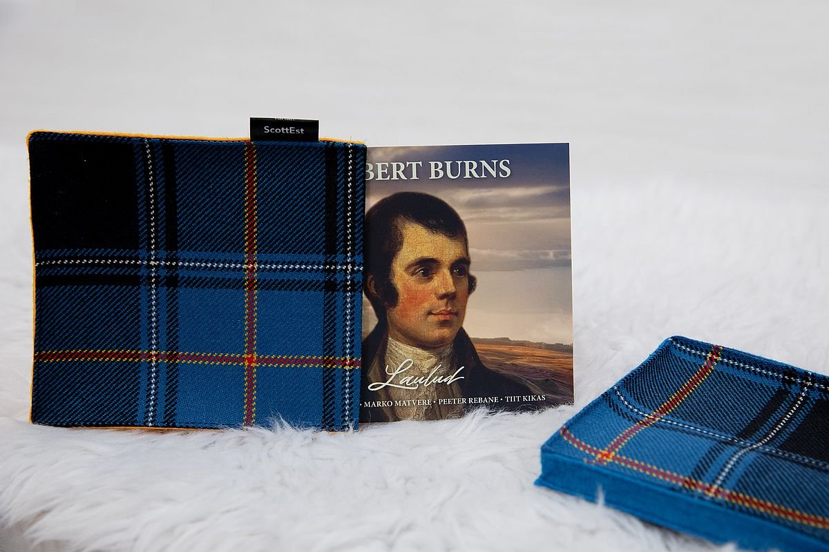 CD Robert Burnsi laulud (Eesti rahvustartani kangast ümbrises)